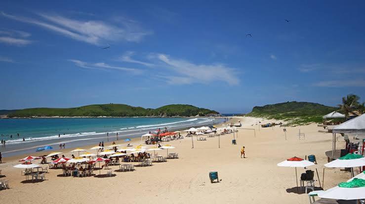 Flat Pe Na Areia Cabo Frio Aparthotel Luaran gambar