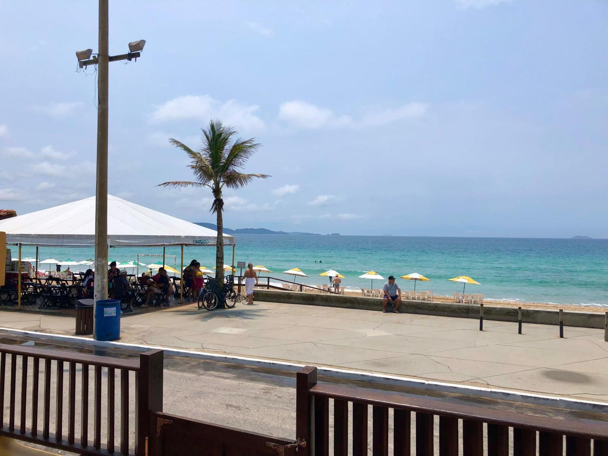 Flat Pe Na Areia Cabo Frio Aparthotel Luaran gambar